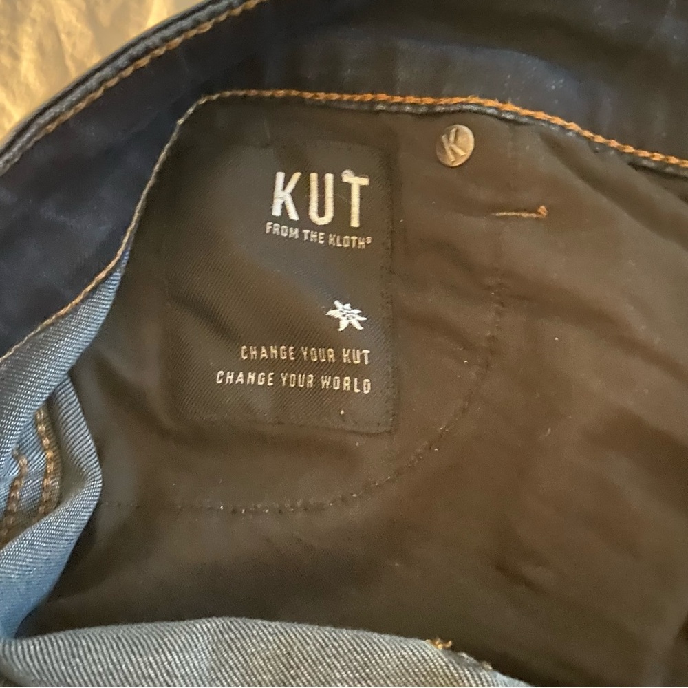 NWOT Jeans with Frayed Bottom - Picture 6 of 11